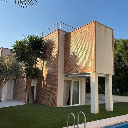 Exclusive In Golf Near The *